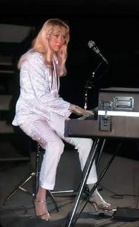 Agnetha Fältskog feet photo thumbnail