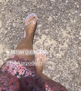 Agnieszka Kaczorowska feet photo thumbnail