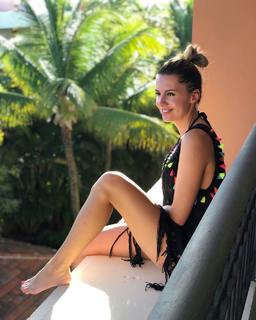 Agnieszka Popielewicz feet photo thumbnail