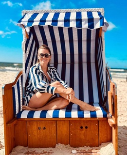 Agnieszka Popielewicz feet photo thumbnail