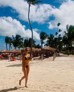 Agnieszka Popielewicz feet photo thumbnail