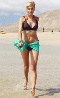 Agnieszka Popielewicz feet photo thumbnail