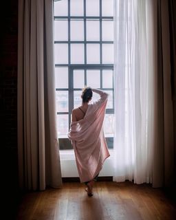 Agnieszka Sienkiewicz feet photo thumbnail