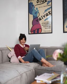Agnieszka Sienkiewicz feet photo thumbnail