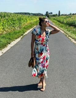Agnieszka Sienkiewicz feet photo thumbnail