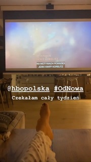 Agnieszka Sienkiewicz feet photo thumbnail