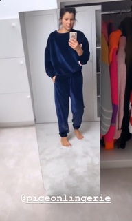 Agnieszka Sienkiewicz feet photo thumbnail