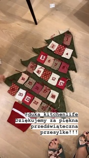 Agnieszka Sienkiewicz feet photo thumbnail