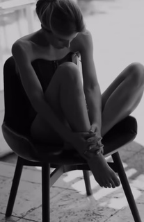 Agnieszka Sienkiewicz feet photo thumbnail