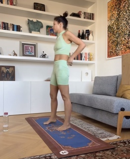 Agnieszka Sienkiewicz feet photo thumbnail