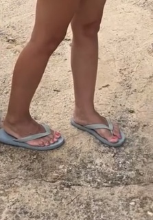 Agnieszka Sienkiewicz feet photo thumbnail