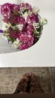 Agnieszka Sienkiewicz feet photo thumbnail