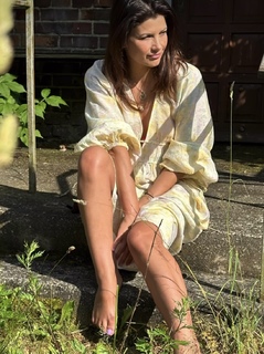 Agnieszka Sienkiewicz feet photo thumbnail