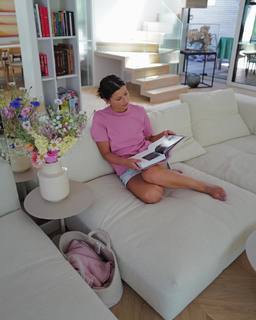 Agnieszka Sienkiewicz feet photo thumbnail