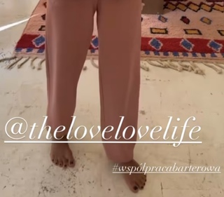 Agnieszka Sienkiewicz feet photo thumbnail