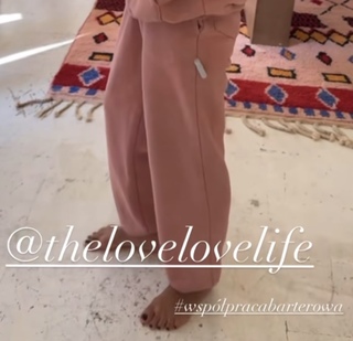Agnieszka Sienkiewicz feet photo thumbnail