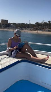 Agnieszka Sienkiewicz feet photo thumbnail
