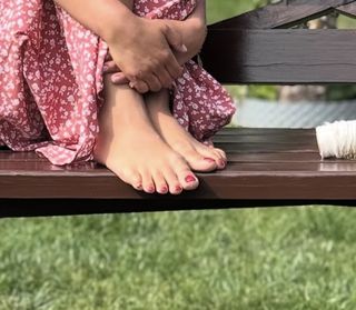 Agnieszka Sienkiewicz feet photo thumbnail