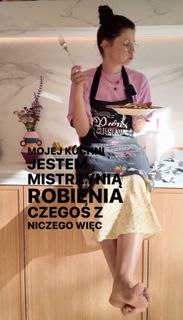 Agnieszka Sienkiewicz feet photo thumbnail