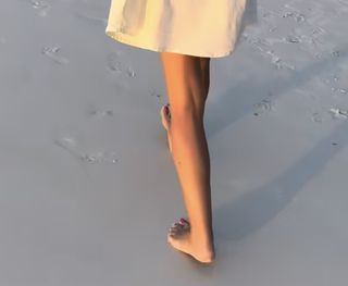 Agnieszka Sienkiewicz feet photo thumbnail