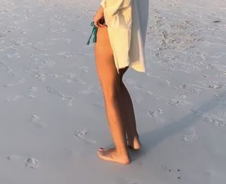 Agnieszka Sienkiewicz feet photo thumbnail