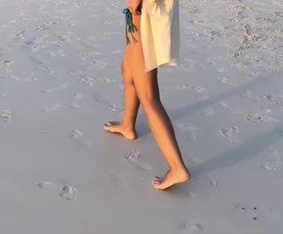 Agnieszka Sienkiewicz feet photo thumbnail