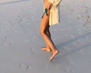 Agnieszka Sienkiewicz feet photo thumbnail