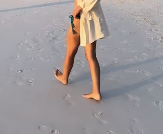 Agnieszka Sienkiewicz feet photo thumbnail