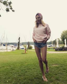 Agnieszka Wozniak-Starak feet photo thumbnail