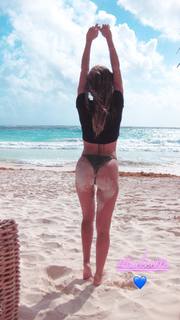 Agustina Casanova feet photo 14