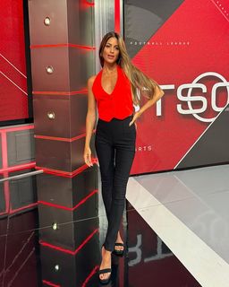 Agustina Casanova feet photo 4