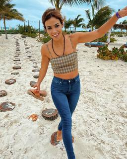 Agustina Cherri feet photo 7