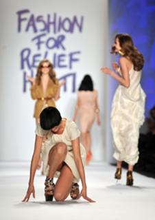 Agyness Deyn feet photo 7