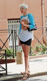 Agyness Deyn feet photo 6