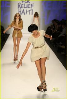 Agyness Deyn feet photo 16