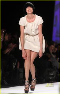 Agyness Deyn feet photo 13