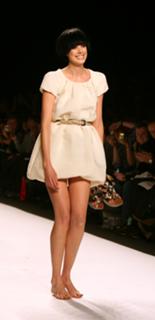 Agyness Deyn feet photo 3