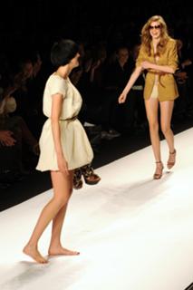 Agyness Deyn feet photo 2
