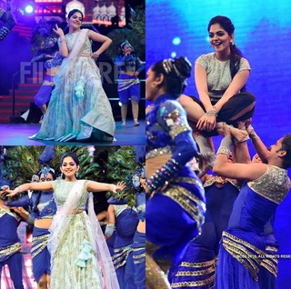 Ahaana Krishna feet photo 16