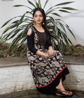 Ahaana Krishna feet photo 19