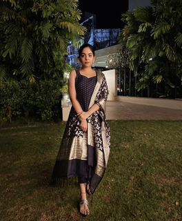 Ahaana Krishna feet photo 8