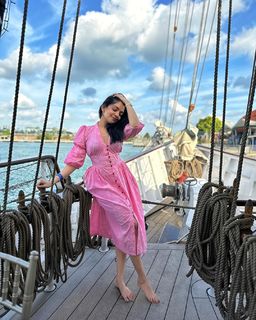 Ahaana Krishna feet photo 8