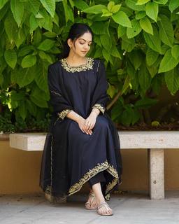 Ahaana Krishna feet photo 13