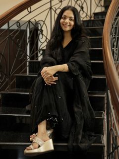 Ahaana Krishna feet photo 19