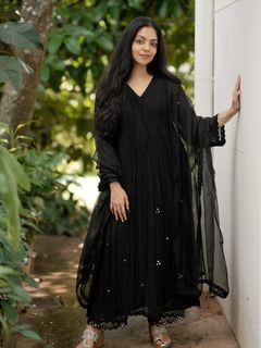 Ahaana Krishna feet photo 18