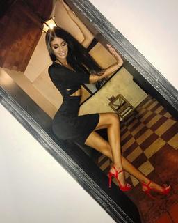 Ahlam El Brinis feet photo 14