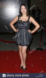 Ahney Her feet photo 2