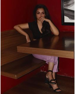 Ahsaas Channa feet photo 4