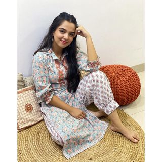 Ahsaas Channa feet photo 16