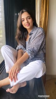 Ahsaas Channa feet photo 14